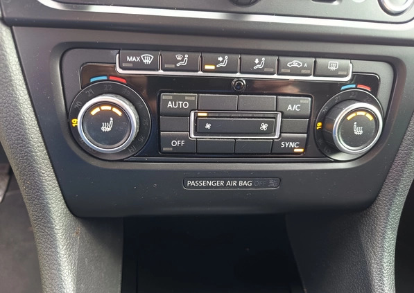 Volkswagen Golf cena 28900 przebieg: 126561, rok produkcji 2012 z Sanok małe 466